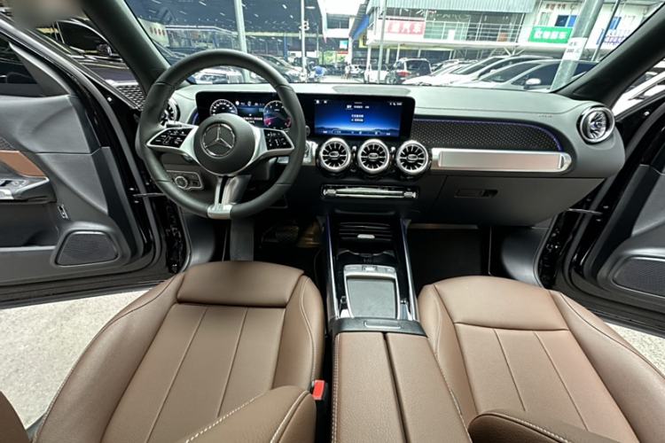 Used Mercedes-Benz GLB 2025 GLB 220 Sport Edition Interior 14