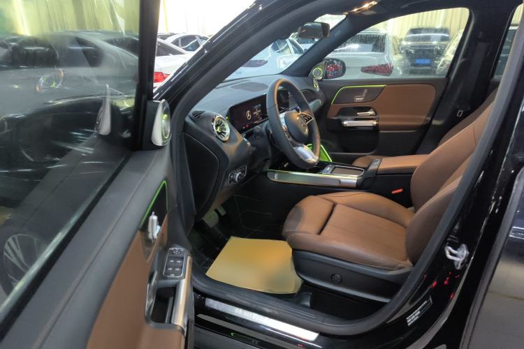 Used Mercedes-Benz GLB 2025 GLB 220 Sport Edition Interior 3