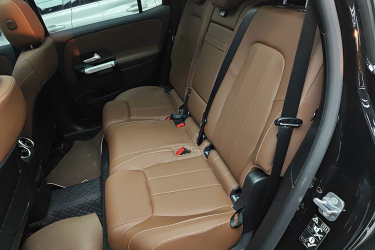 Used Mercedes-Benz GLB 2025 GLB 220 Sport Edition Interior 4
