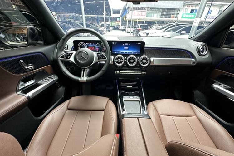 Used Mercedes-Benz GLB 2025 GLB 220 Sport Edition Interior 9