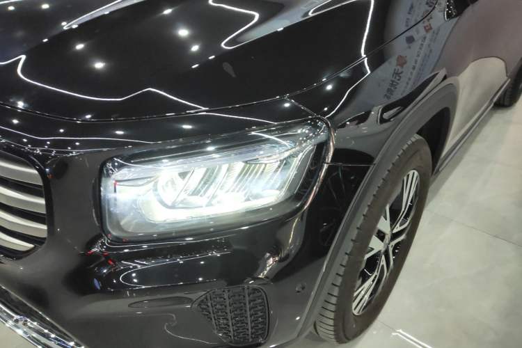 Used Mercedes-Benz GLB 2025 GLB 220 Sport Edition Left Front Headlight