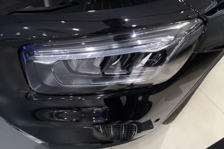 Used Mercedes-Benz GLB 2025 GLB 220 Sport Edition Left Front Headlight