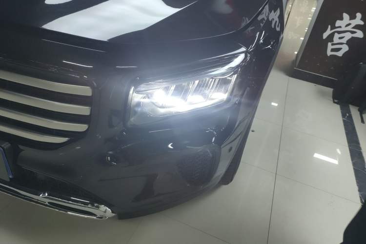 Used Mercedes-Benz GLB 2025 GLB 220 Sport Edition Left Front Headlight