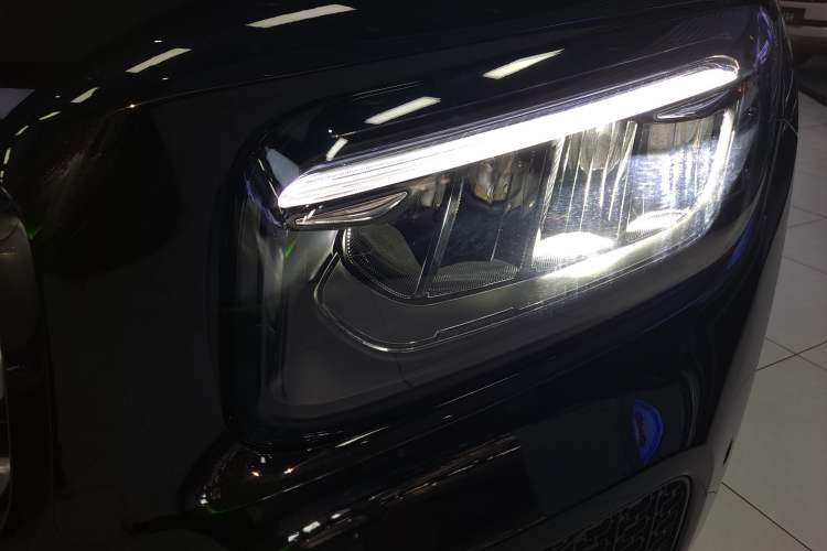 Used Mercedes-Benz GLB 2025 GLB 220 Sport Edition Left Front Headlight