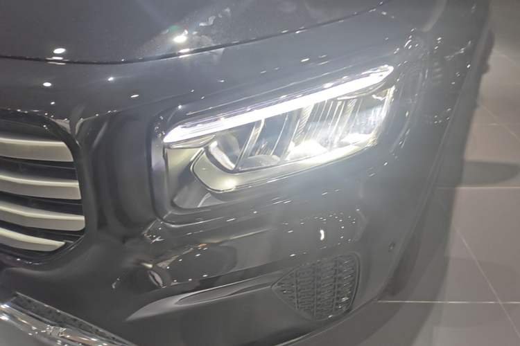 Used Mercedes-Benz GLB 2025 GLB 220 Sport Edition Left Front Headlight