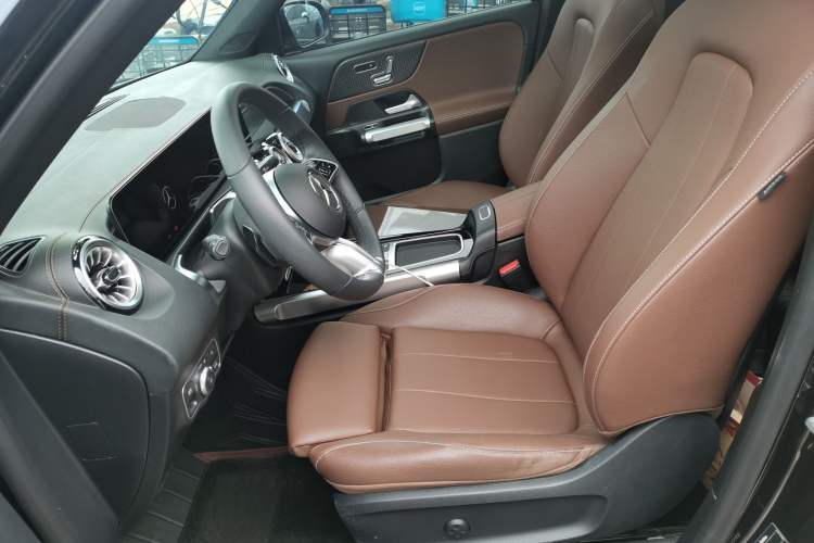 Used Mercedes-Benz GLB 2025 GLB 220 Fashion Model Left Front Seat