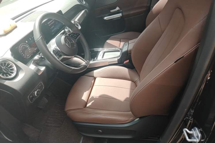 Used Mercedes-Benz GLB 2025 GLB 220 Sport Edition Left Front Seat