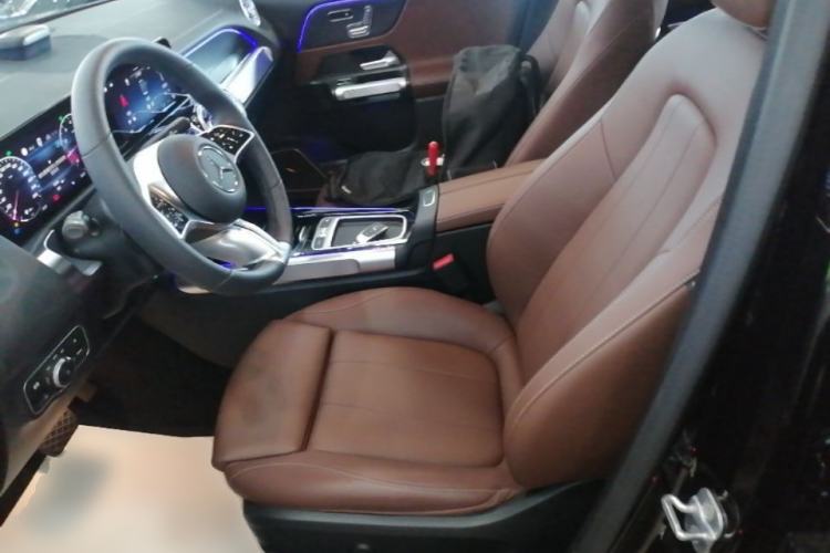 Used Mercedes-Benz GLB 2025 GLB 220 Fashion Model Left Front Seat
