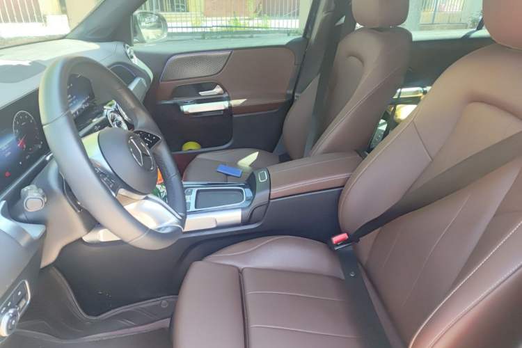 Used Mercedes-Benz GLB 2025 GLB 220 Sport Edition Left Front Seat