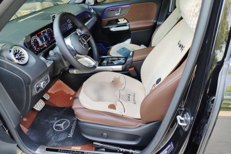 Used Mercedes-Benz GLB 2025 GLB 220 Fashion Model Left Front Seat