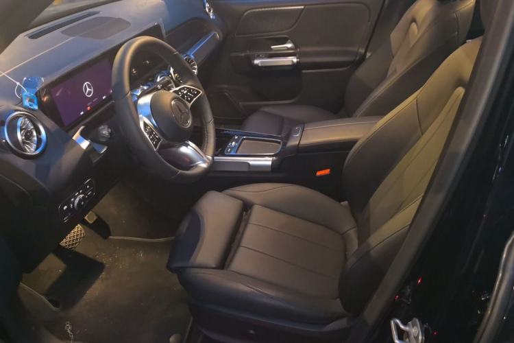 Used Mercedes-Benz GLB 2025 GLB 220 Sport Edition Left Front Seat