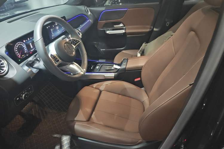 Used Mercedes-Benz GLB 2025 GLB 220 Sport Edition Left Front Seat