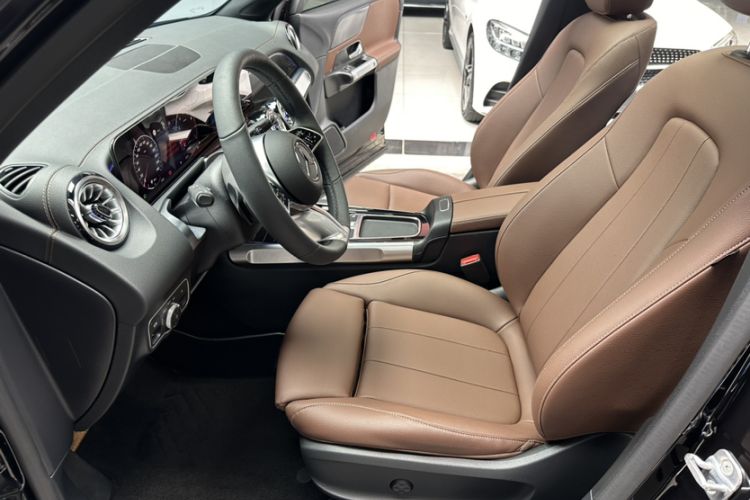 Used Mercedes-Benz GLB 2025 GLB 220 Sport Edition Left Front Seat