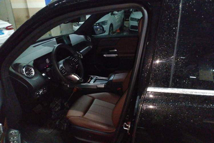 Used Mercedes-Benz GLB 2025 GLB 220 Sport Edition Left Front Seat