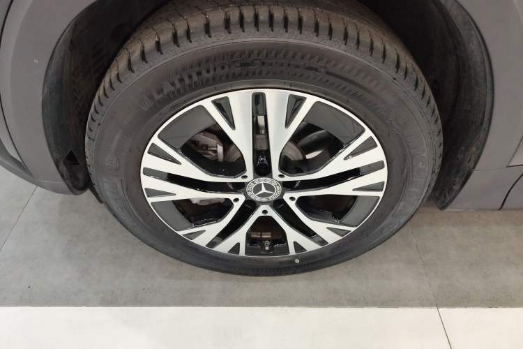 Used Mercedes-Benz GLB 2025 GLB 220 Sport Edition Left Front Wheel Hub