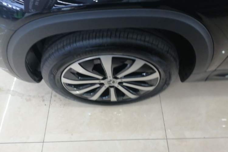 Used Mercedes-Benz GLB 2025 GLB 220 Fashion Model Left Front Wheel Hub
