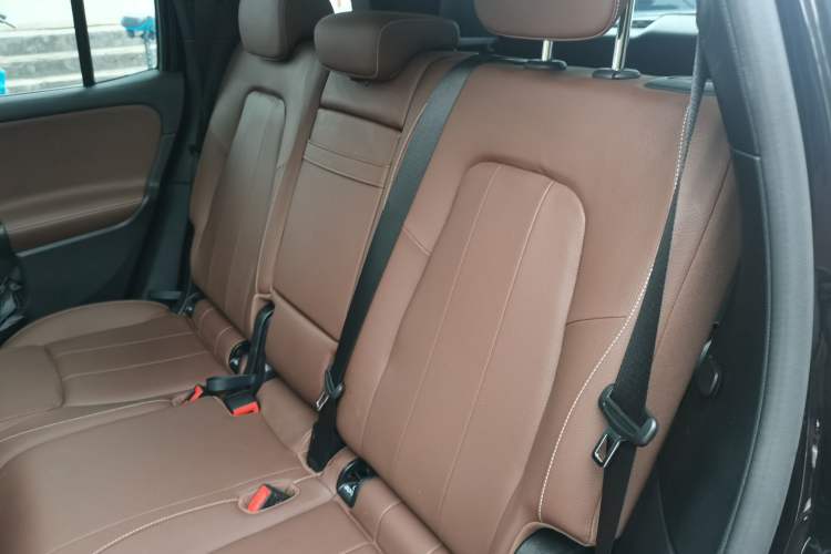 Used Mercedes-Benz GLB 2025 GLB 220 Fashion Model Left Rear Seat