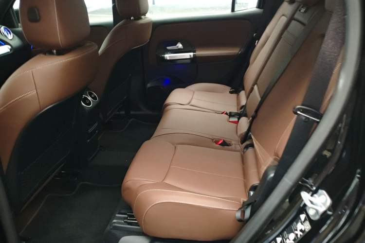 Used Mercedes-Benz GLB 2025 GLB 220 Fashion Model Left Rear Seat
