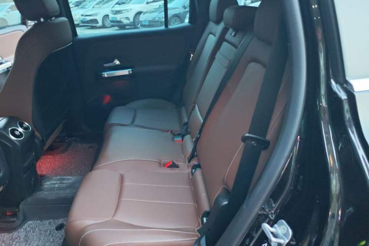 Used Mercedes-Benz GLB 2025 GLB 220 Sport Edition Left Rear Seat