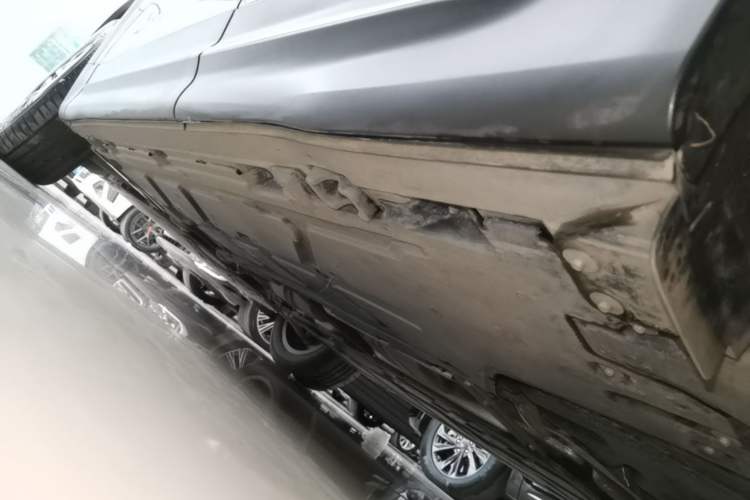 Used Mercedes-Benz GLB 2025 GLB 220 Sport Edition Left Side Sill