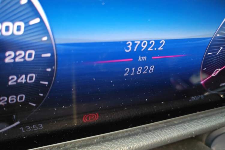 Used Mercedes-Benz GLB 2025 GLB 220 Sport Edition Odometer Close Up