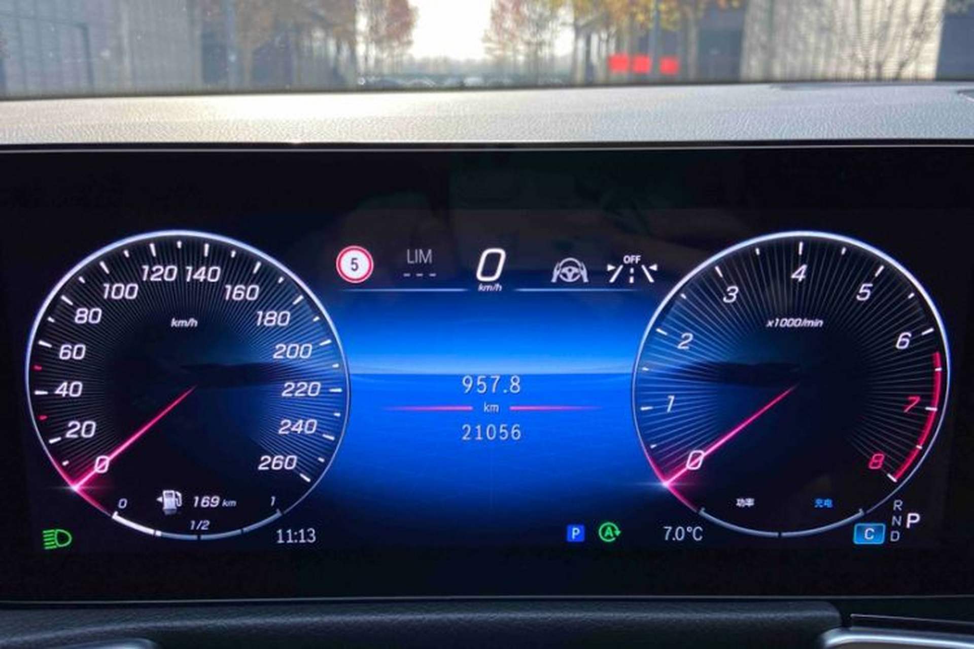 Used Mercedes-Benz GLB 2025 GLB 220 Fashion Model Odometer Close Up