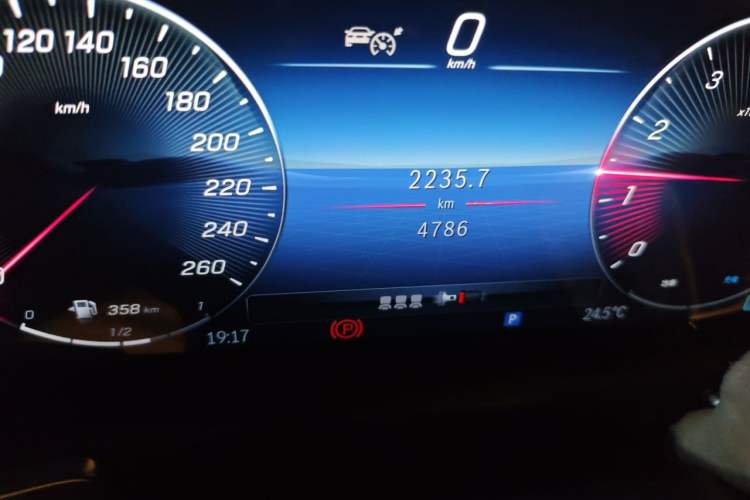 Used Mercedes-Benz GLB 2025 GLB 220 Sport Edition Odometer Close Up