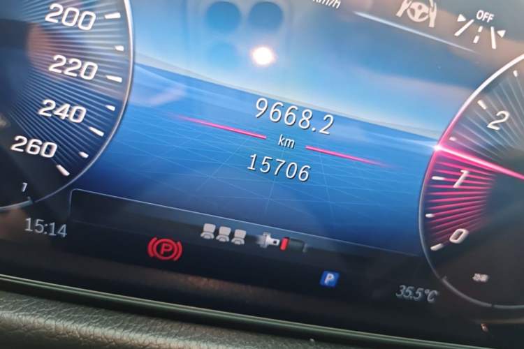 Used Mercedes-Benz GLB 2025 GLB 220 Sport Edition Odometer Close Up