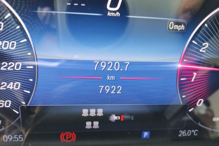 Used Mercedes-Benz GLB 2025 GLB 220 Fashion Model Odometer Close Up