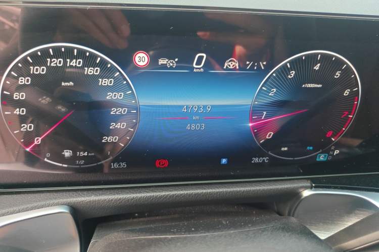 Used Mercedes-Benz GLB 2025 GLB 220 Sport Edition Odometer Close Up