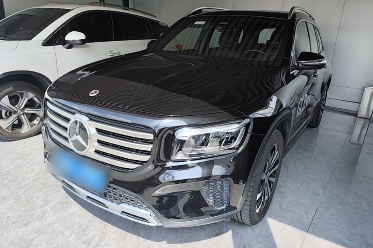 Mercedes-Benz GLB 2025 GLB 220 Fashion Model