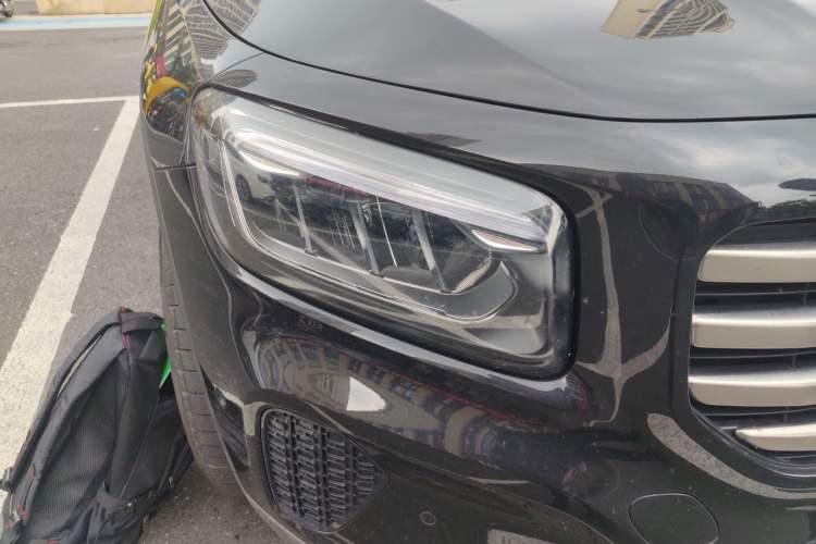 Used Mercedes-Benz GLB 2025 GLB 220 Sport Edition Right Front Headlight
