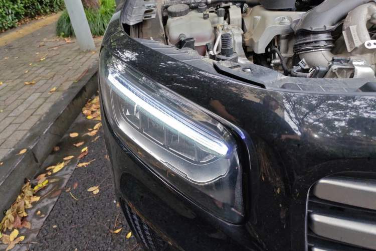Used Mercedes-Benz GLB 2025 GLB 220 Sport Edition Right Front Headlight