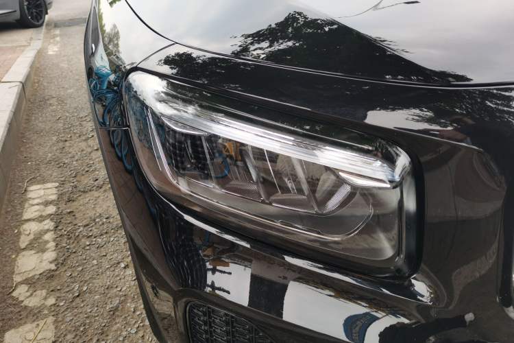 Used Mercedes-Benz GLB 2025 GLB 220 Fashion Model Right Front Headlight