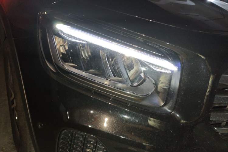 Used Mercedes-Benz GLB 2025 GLB 220 Sport Edition Right Front Headlight
