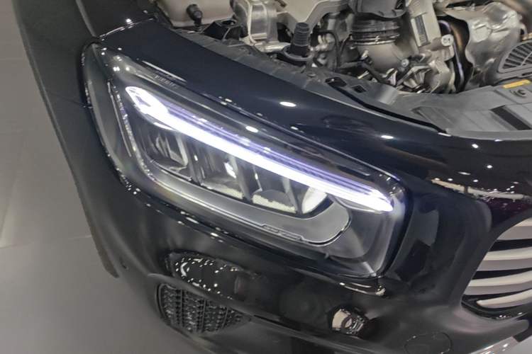 Used Mercedes-Benz GLB 2025 GLB 220 Sport Edition Right Front Headlight