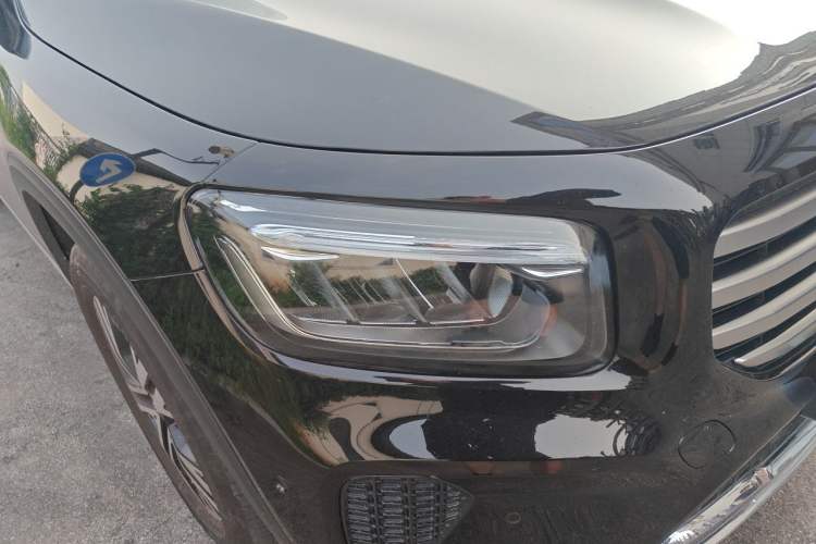 Used Mercedes-Benz GLB 2025 GLB 220 Sport Edition Right Front Headlight