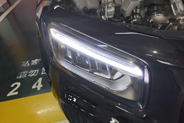 Used Mercedes-Benz GLB 2025 GLB 220 Sport Edition Right Front Headlight
