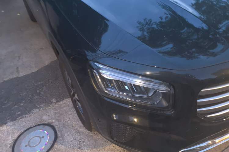 Used Mercedes-Benz GLB 2025 GLB 220 Sport Edition Right Front Headlight