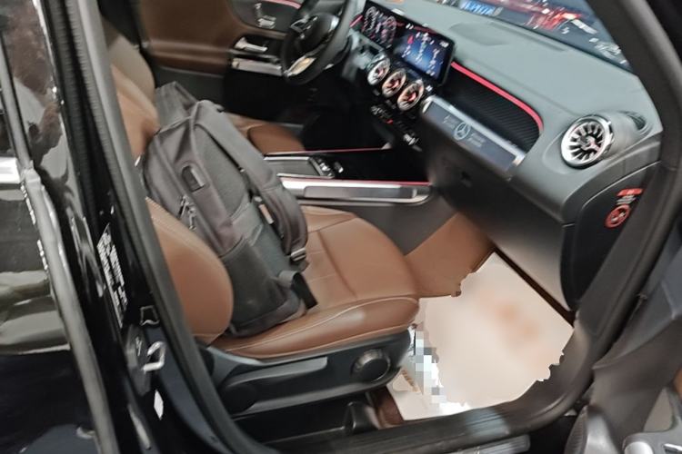 Used Mercedes-Benz GLB 2025 GLB 220 Sport Edition Right Front Seat