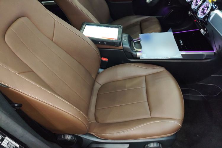 Used Mercedes-Benz GLB 2025 GLB 220 Sport Edition Right Front Seat