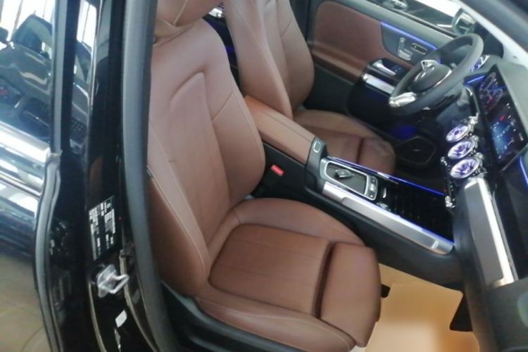 Used Mercedes-Benz GLB 2025 GLB 220 Fashion Model Right Front Seat