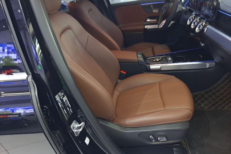 Used Mercedes-Benz GLB 2025 GLB 220 Sport Edition Right Front Seat