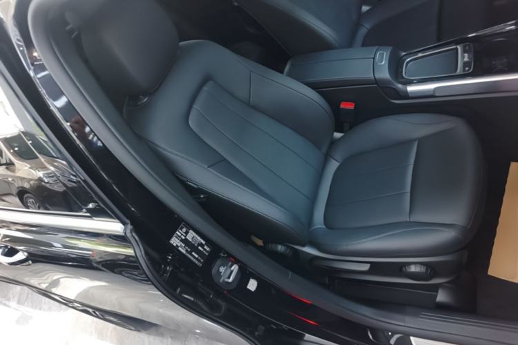 Used Mercedes-Benz GLB 2025 GLB 220 Sport Edition Right Front Seat
