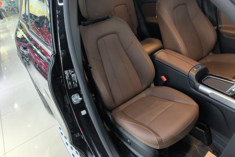 Used Mercedes-Benz GLB 2025 GLB 220 Sport Edition Right Front Seat