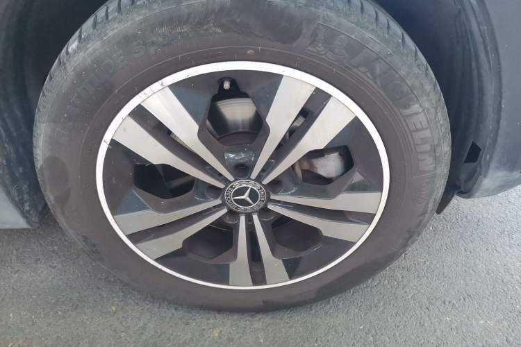 Used Mercedes-Benz GLB 2025 GLB 200 Dynamic Edition Right Front Wheel Hub