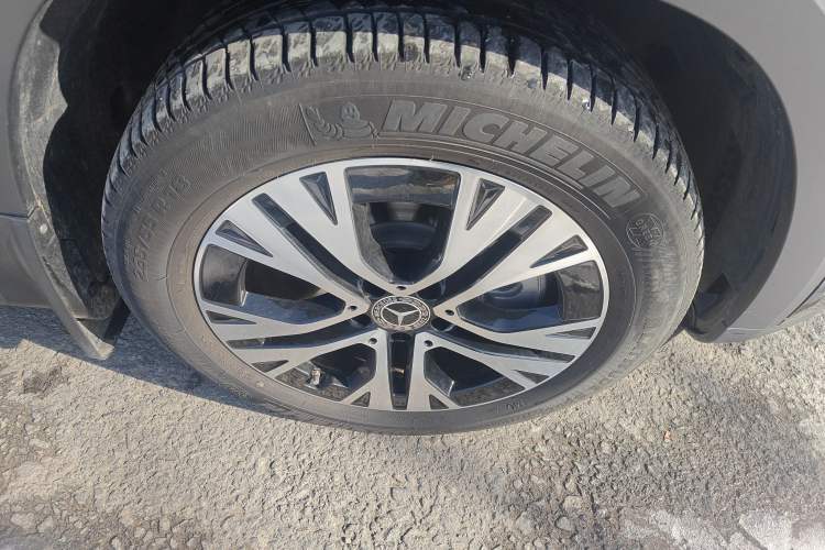Used Mercedes-Benz GLB 2025 GLB 220 Sport Edition Right Front Wheel Hub