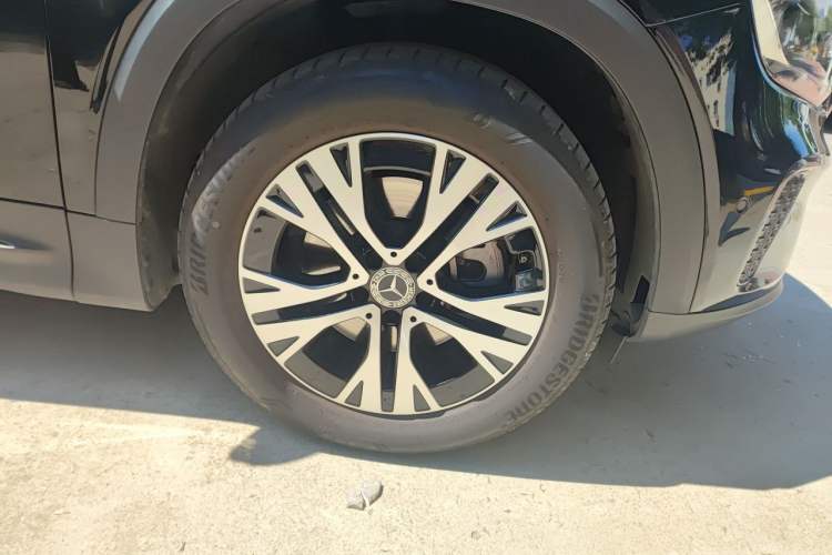 Used Mercedes-Benz GLB 2025 GLB 220 Sport Edition Right Front Wheel Hub