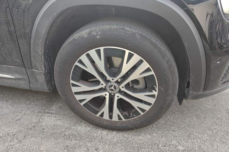 Used Mercedes-Benz GLB 2025 GLB 220 Sport Edition Right Front Wheel Hub