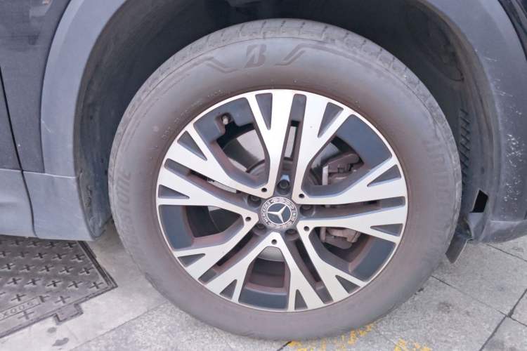 Used Mercedes-Benz GLB 2025 GLB 220 Sport Edition Right Front Wheel Hub